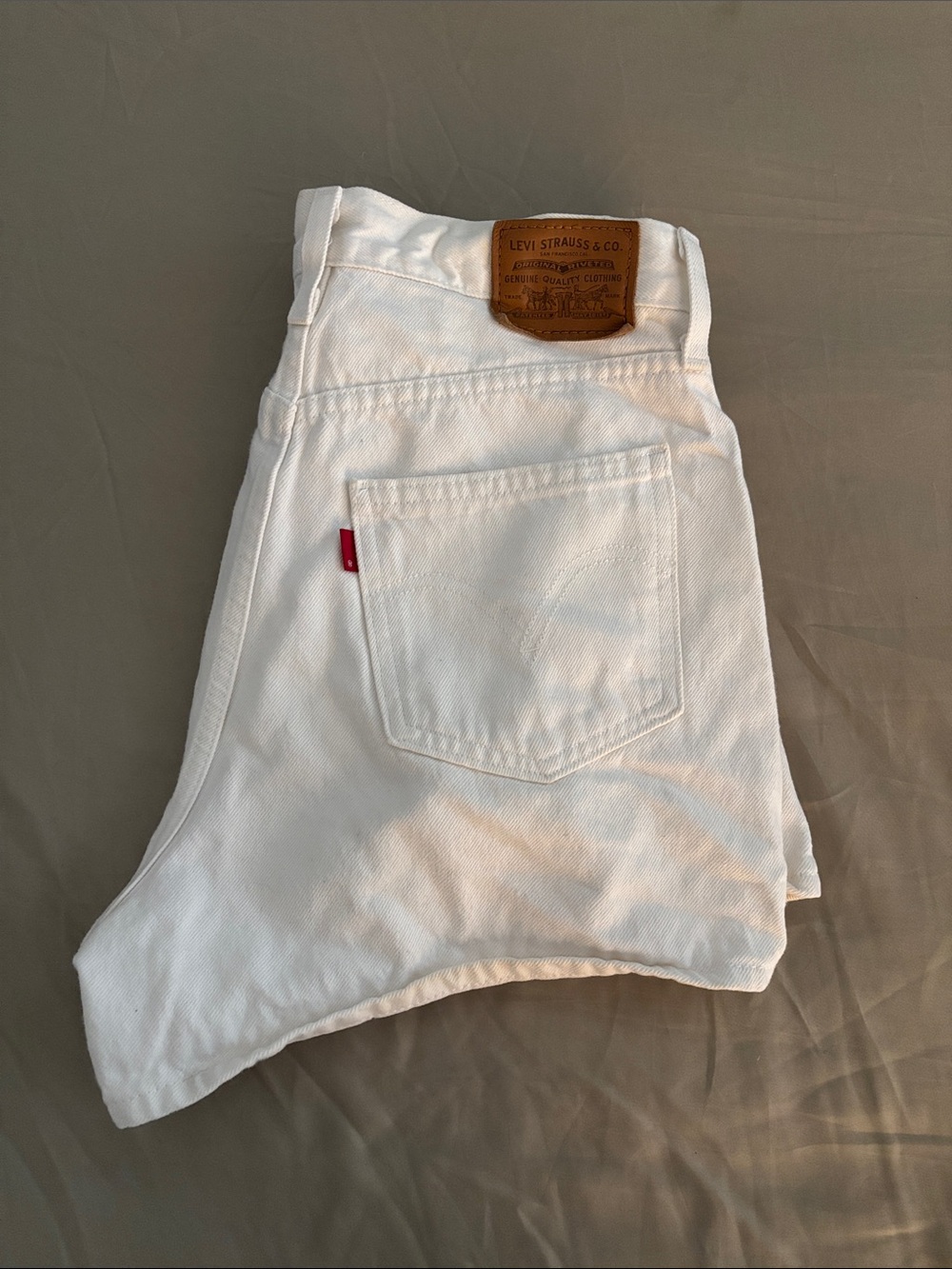 Levis Shorts - Picture 3 of 3